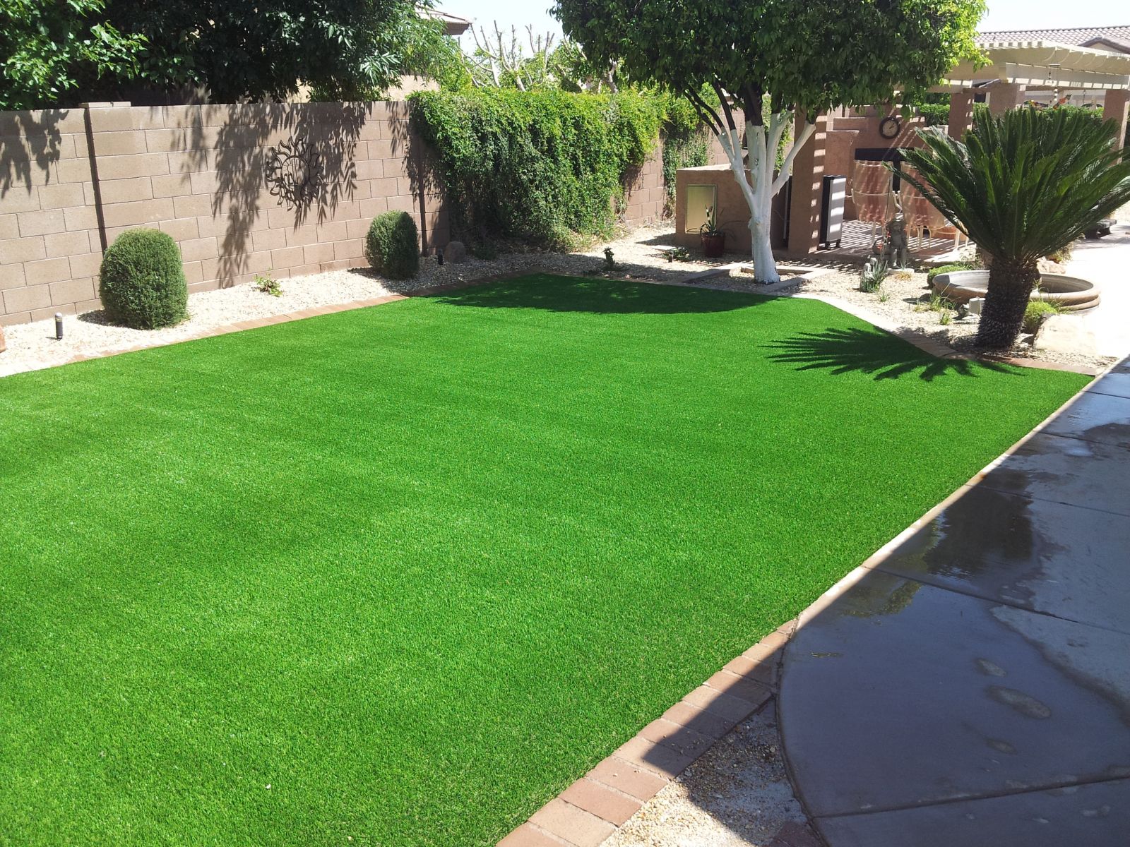 Can Sun Make Fake Grass Fade? San Tan Valley Artificial Turf